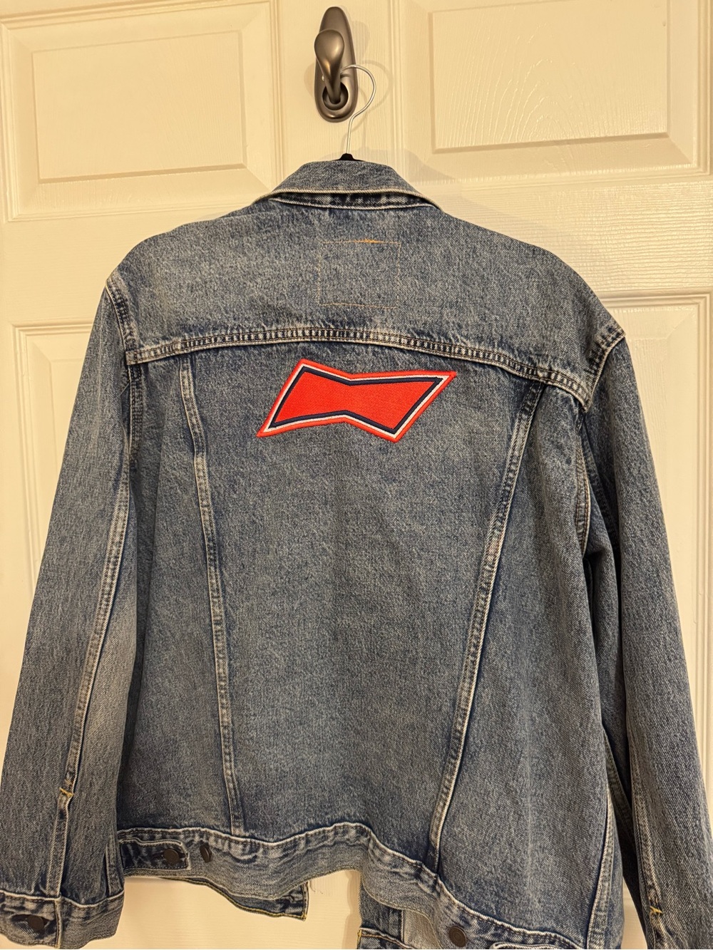 UNIQUE ONE OF A KIND! Budweiser, vintage Levi’s, jean jacket - Picture 4 of 4